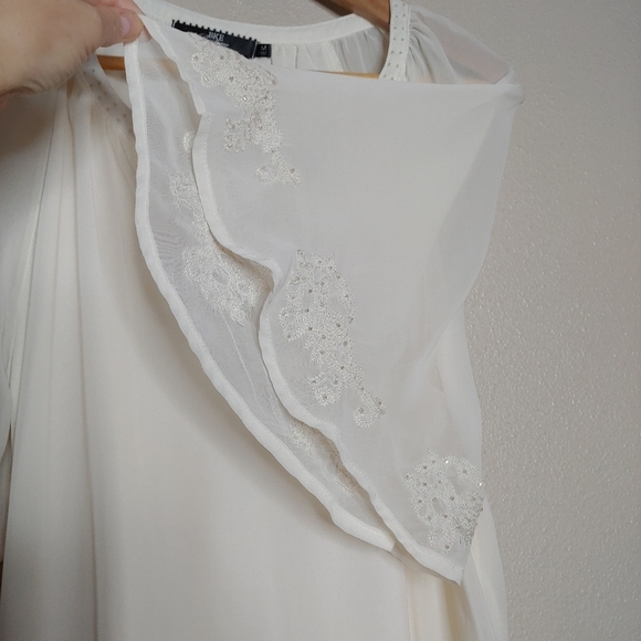 Bke Boutique Chiffon Beaded VNeck Blouse Ivory White Flutter Sleeve Flowy Medium - Picture 8 of 11